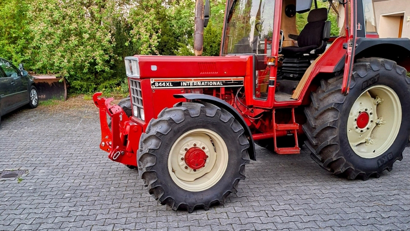 FRONTLYFT UNIVERSAL FÖR TRAKTOR KAT. 2 - 1500KG - RÖD (RAL 3000)